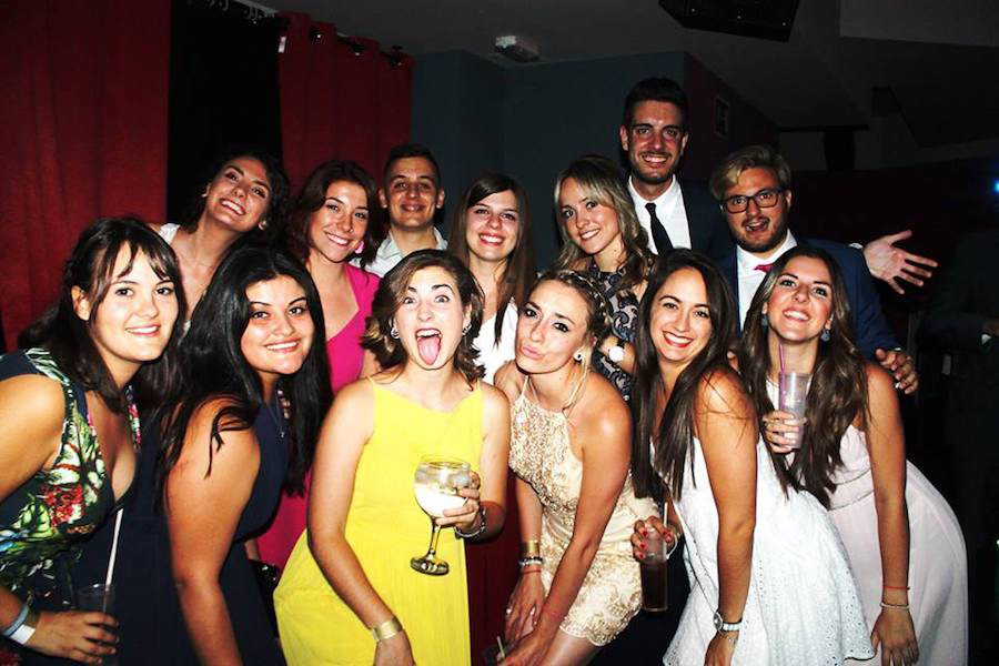 sucesos paranormales en fiestas de graduación
